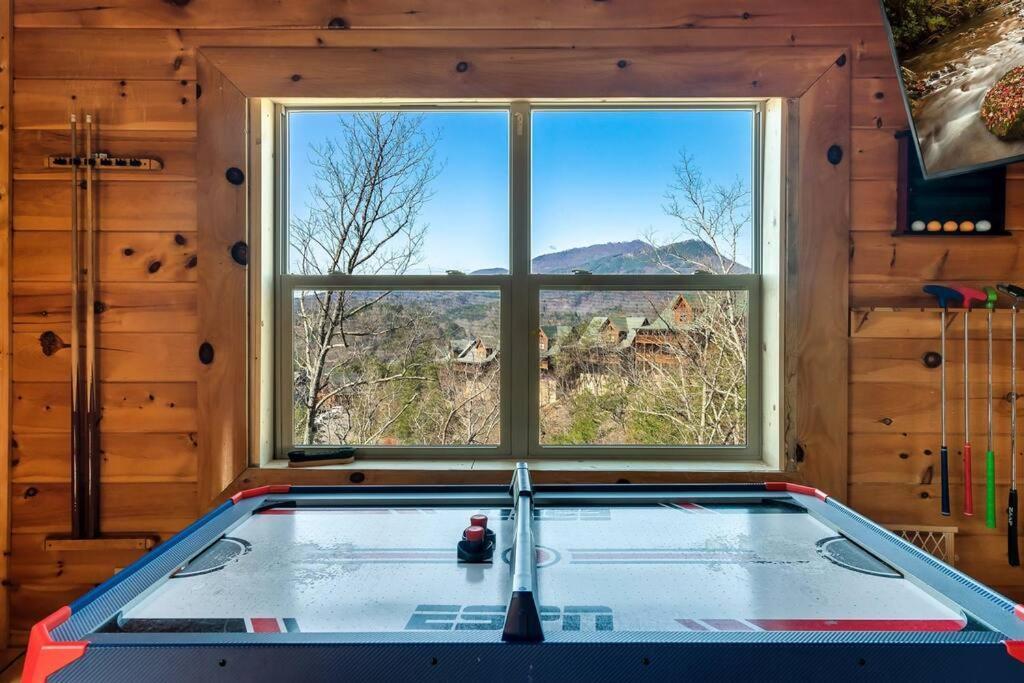 Cabin-N-Smokys! Indoor Resort Pool Views Hot Tub Game Room Sevierville Dış mekan fotoğraf
